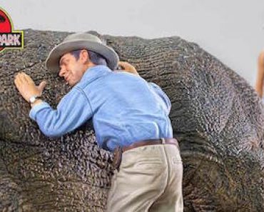 Iron Studios Triceratops Diaroma