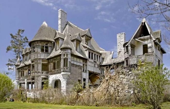 Thousand Islands Mansion