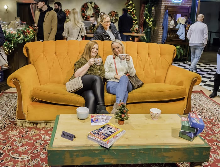 Central Perk Sofa Friendsfestive