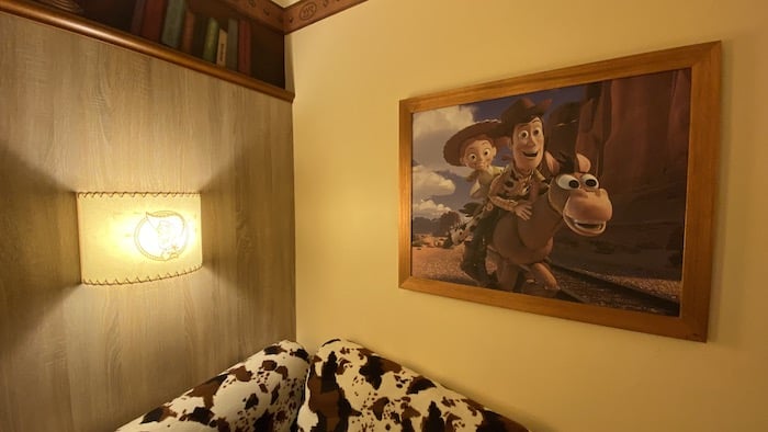 Hotel Cheyenne Artwork