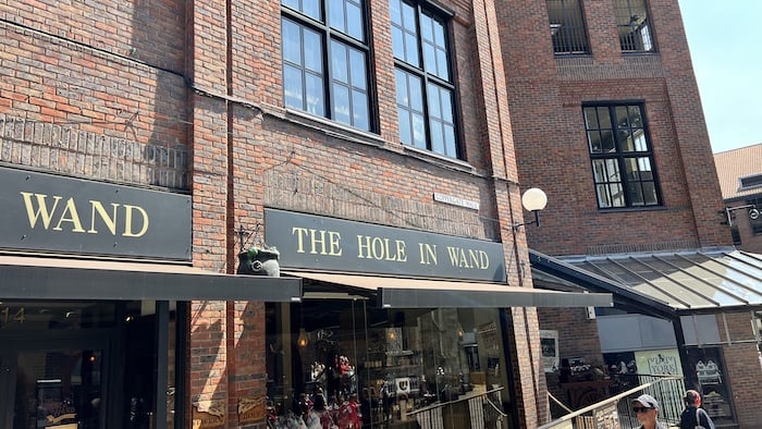 The Hole in Wand York