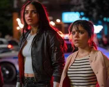 Melissa and Jenna Scream Exit