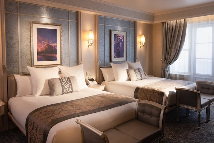 Disneyland Hotel Superior Room DLP