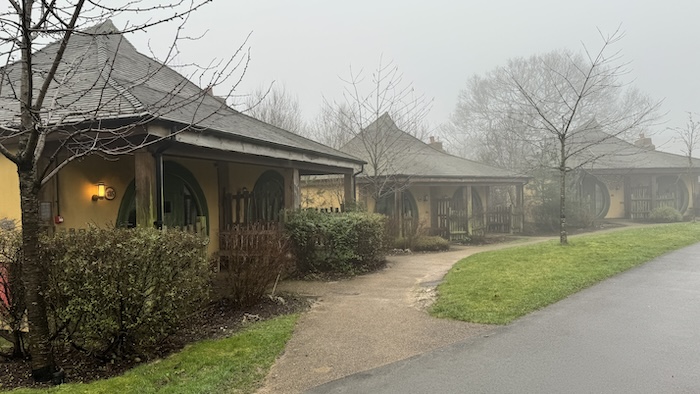 Hobbit Hut Alton Towers