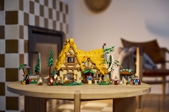 Snow White LEGO Set