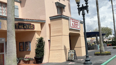 Tribute Store Plaza Universal Studios