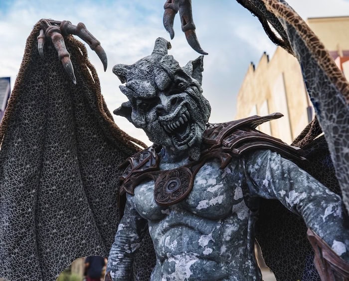 HHN 34