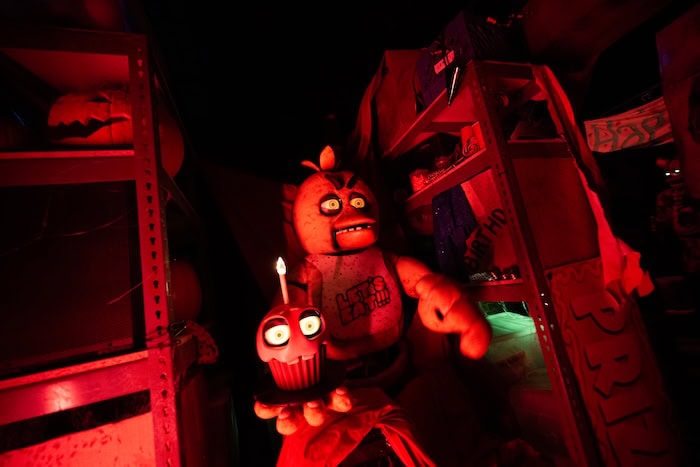 Chica FNAF Scare Maze